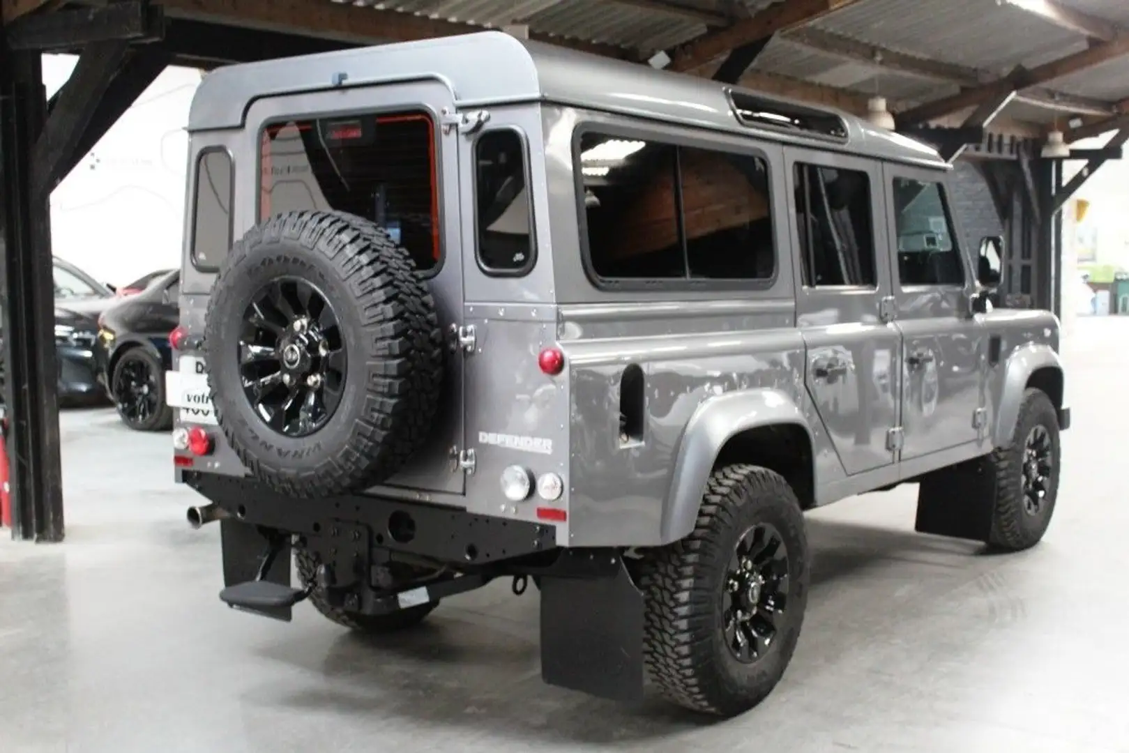 Land Rover Defender II 110 2.4 TD4 122 STATION WAGON S - 2