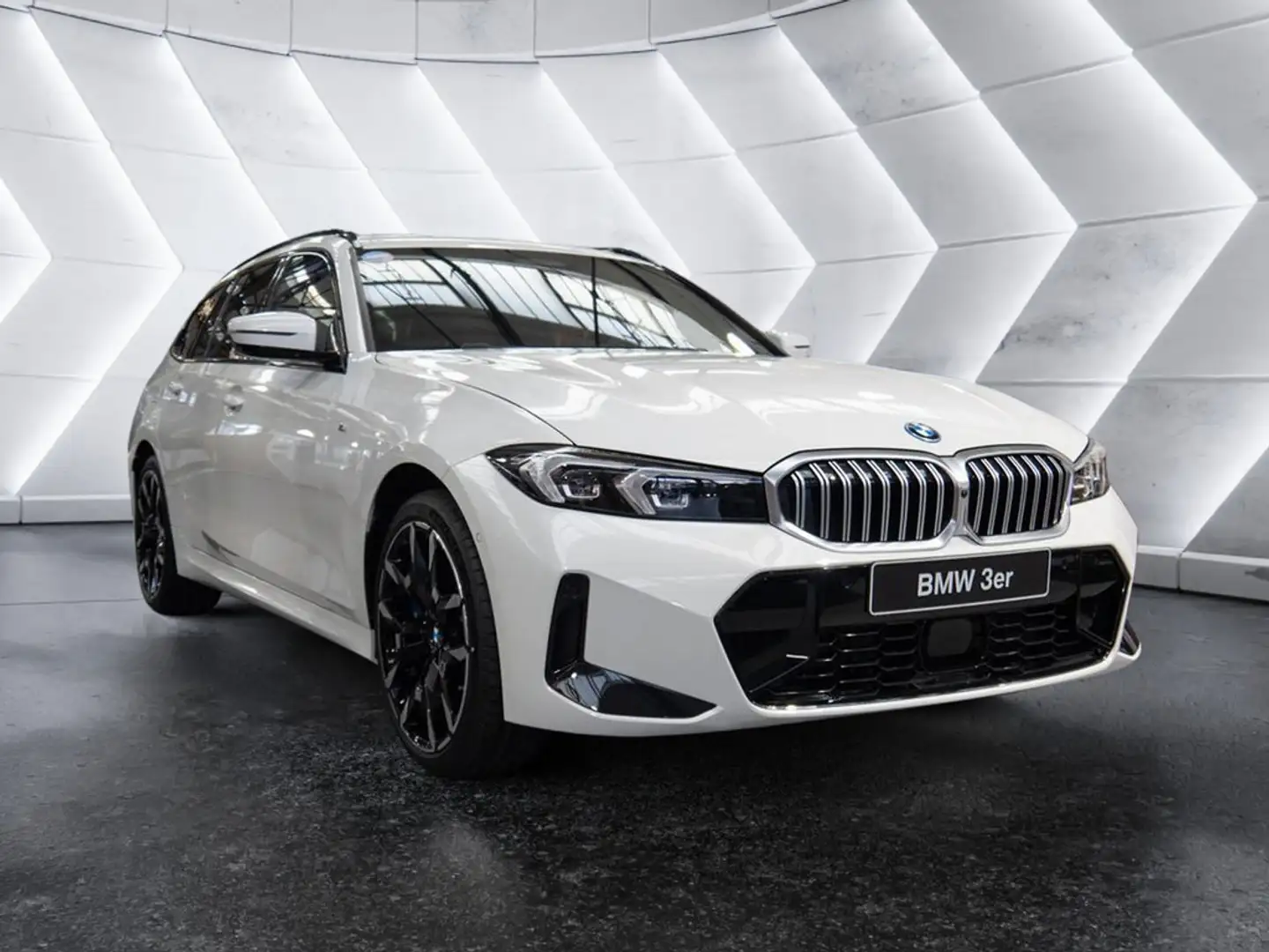 BMW 330 e Touring xDrive M-Sport LED 360° MEMORY Weiß - 2