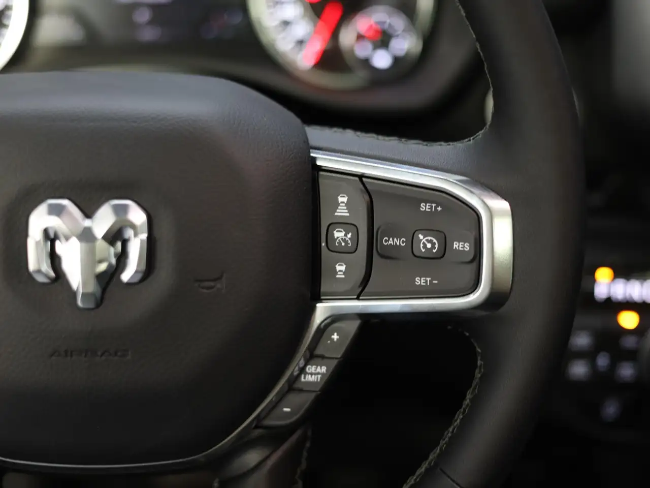 Dodge RAM 2024 — фото 11