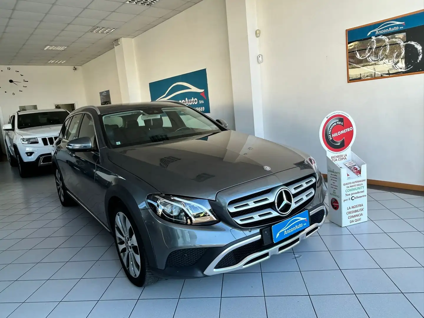 Mercedes-Benz E 220 E SW All-Terrain 220 d Premium Plus 4matic auto Gris - 1