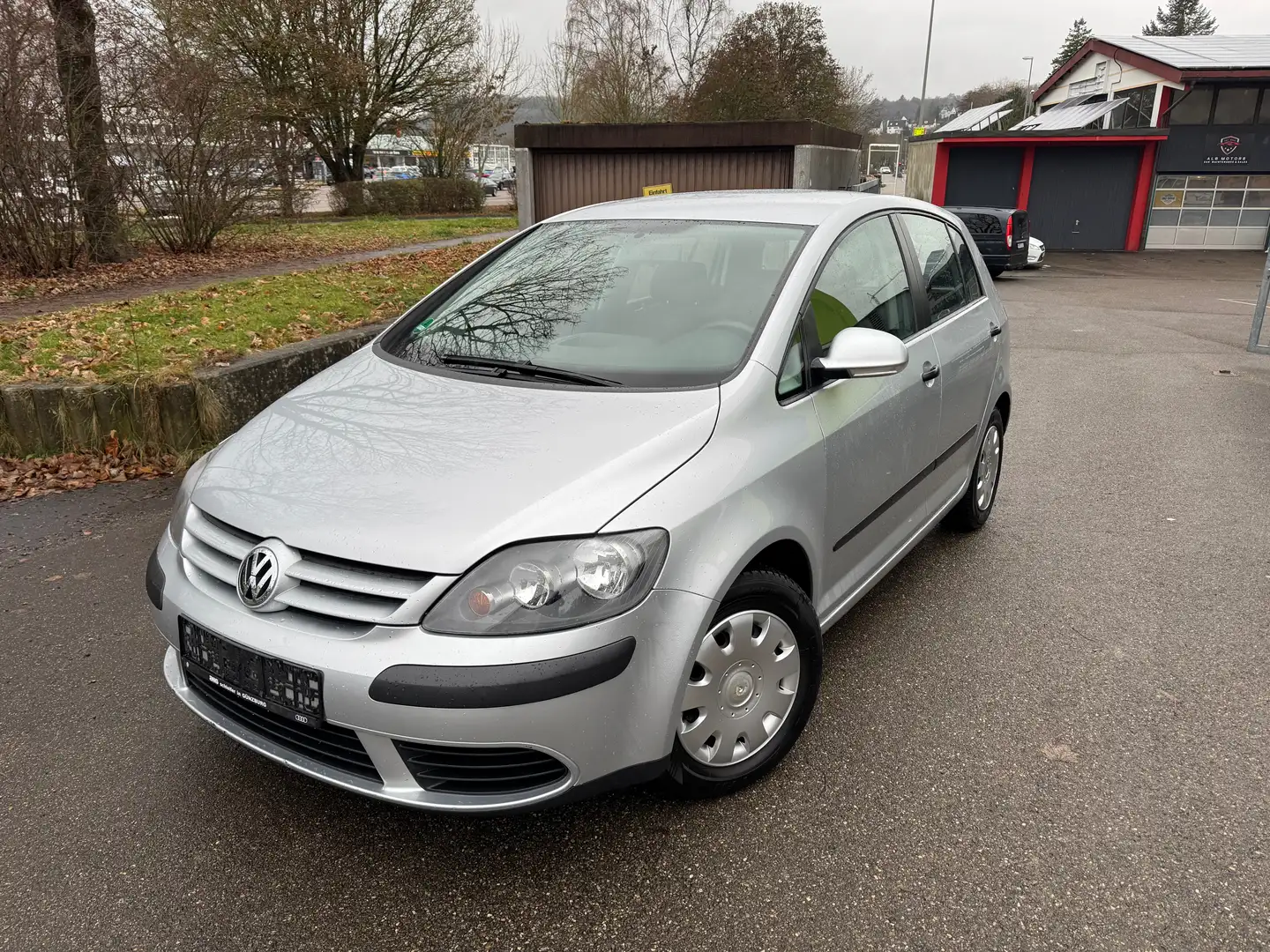 Volkswagen Golf Plus Trendline, 2.Hand, TÜV, Gepflegt Silber - 1