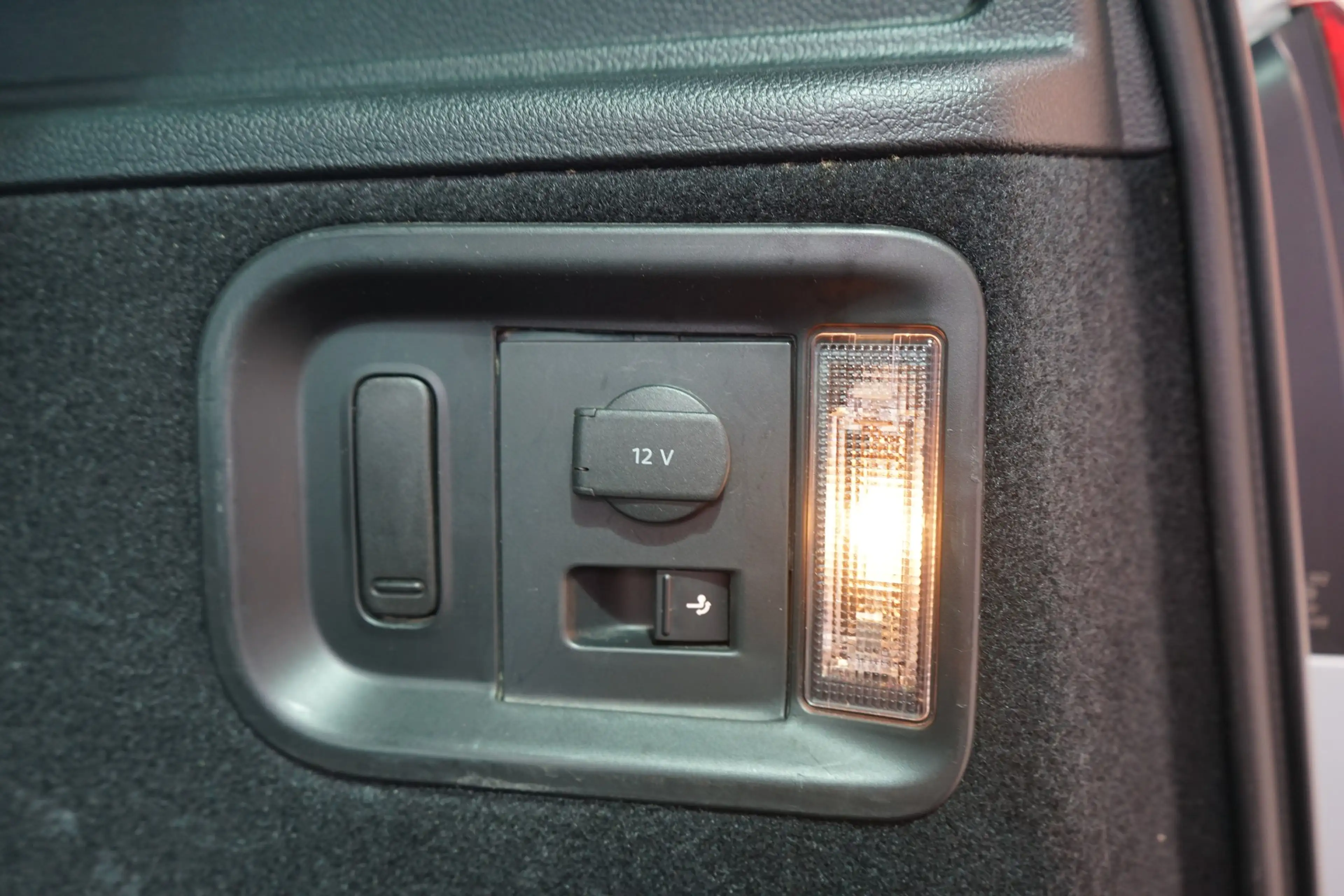 Volkswagen Sharan 1.4 TSI DSG Sound Bi-Xenon Standheizung ACC — photo 29
