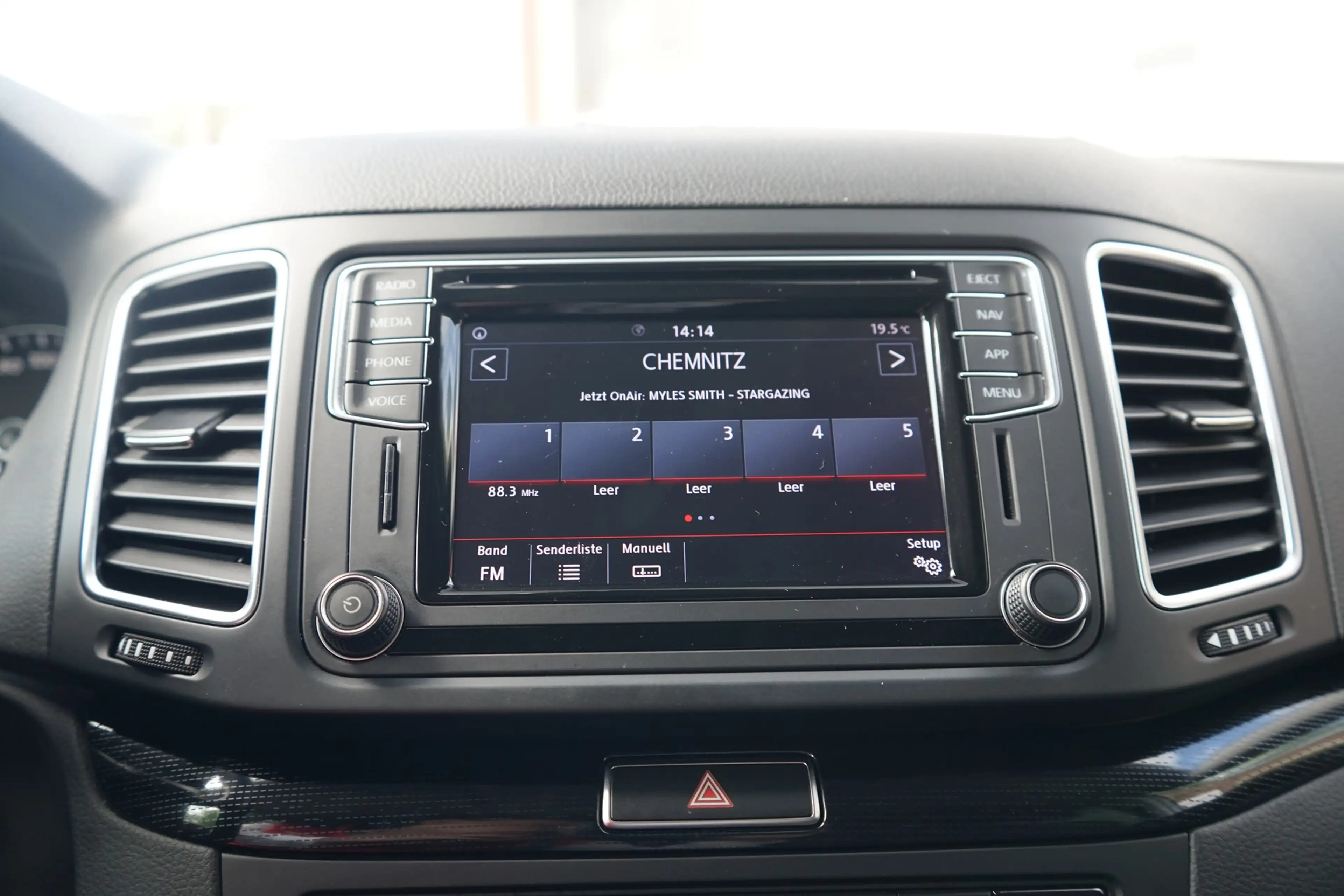 Volkswagen Sharan 1.4 TSI DSG Sound Bi-Xenon Standheizung ACC — photo 13