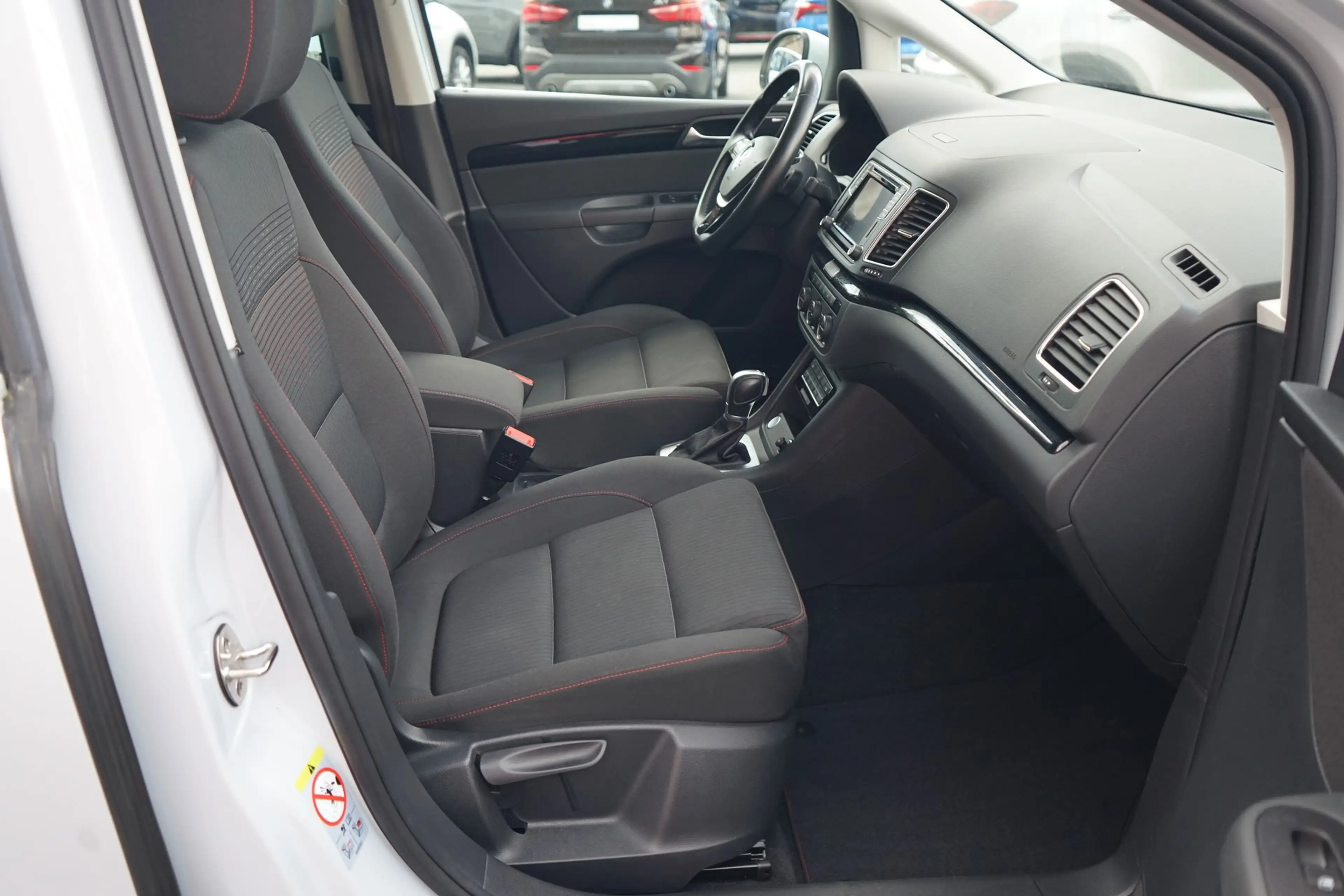 Volkswagen Sharan 1.4 TSI DSG Sound Bi-Xenon Standheizung ACC — photo 24