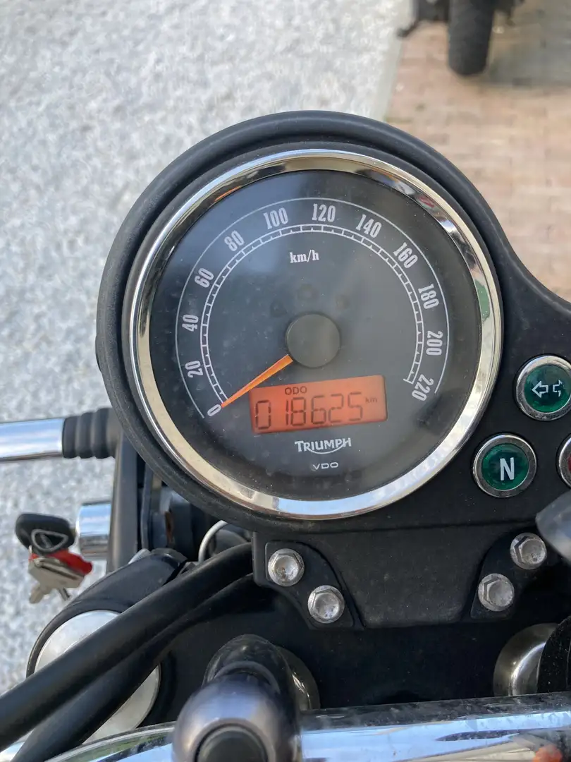 Triumph Bonneville SE - 1