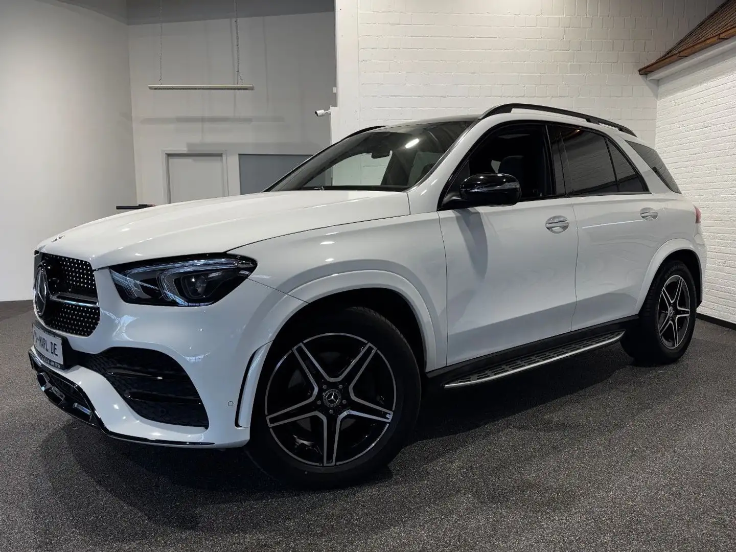 Mercedes-Benz GLE 400 d 4Matic AMG PANO NIGHT LED BURMESTER AHK Weiß - 2