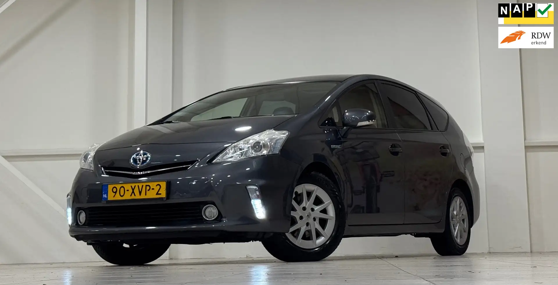 Toyota Prius+ Prius Wagon 1.8 Aspiration 96g 7p Trekhaak Goed on Grijs - 1