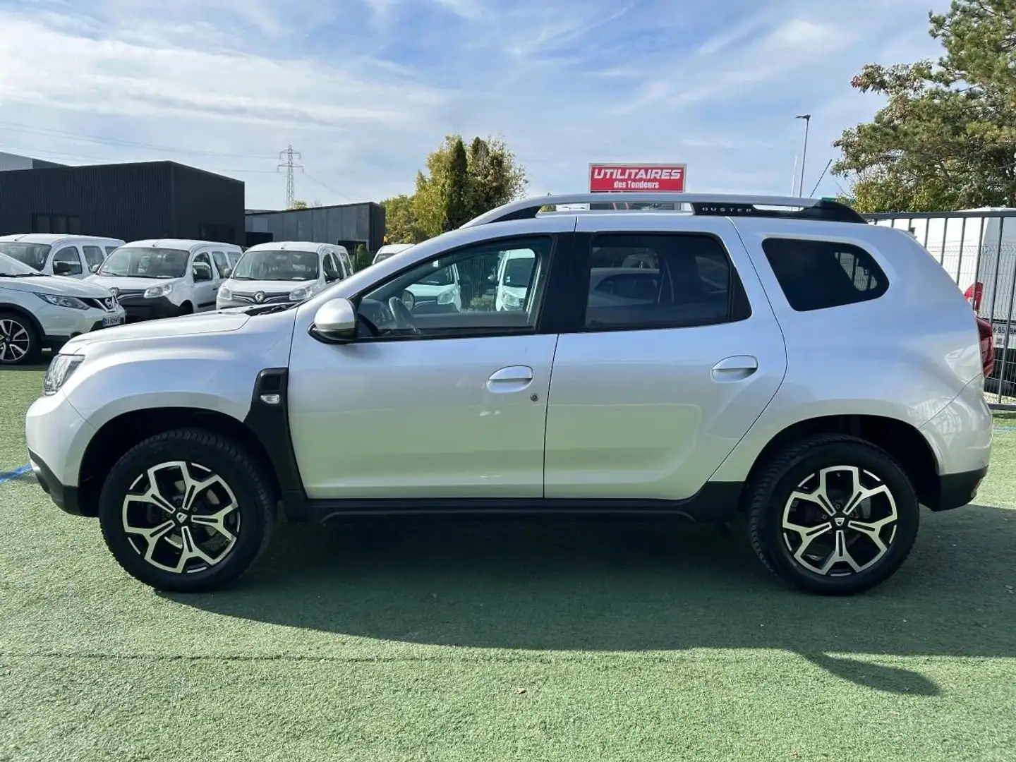 Dacia Duster 1.5 BLUEDCI 115 PRESTIGE 4X2 Gris - 2