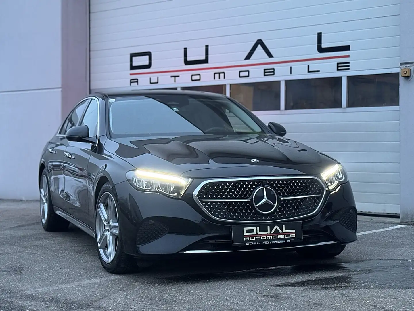 Mercedes-Benz E 220 d MHEV Aut.|LED|DISTRONIC|AMBT|RFK|NAVI Schwarz - 2