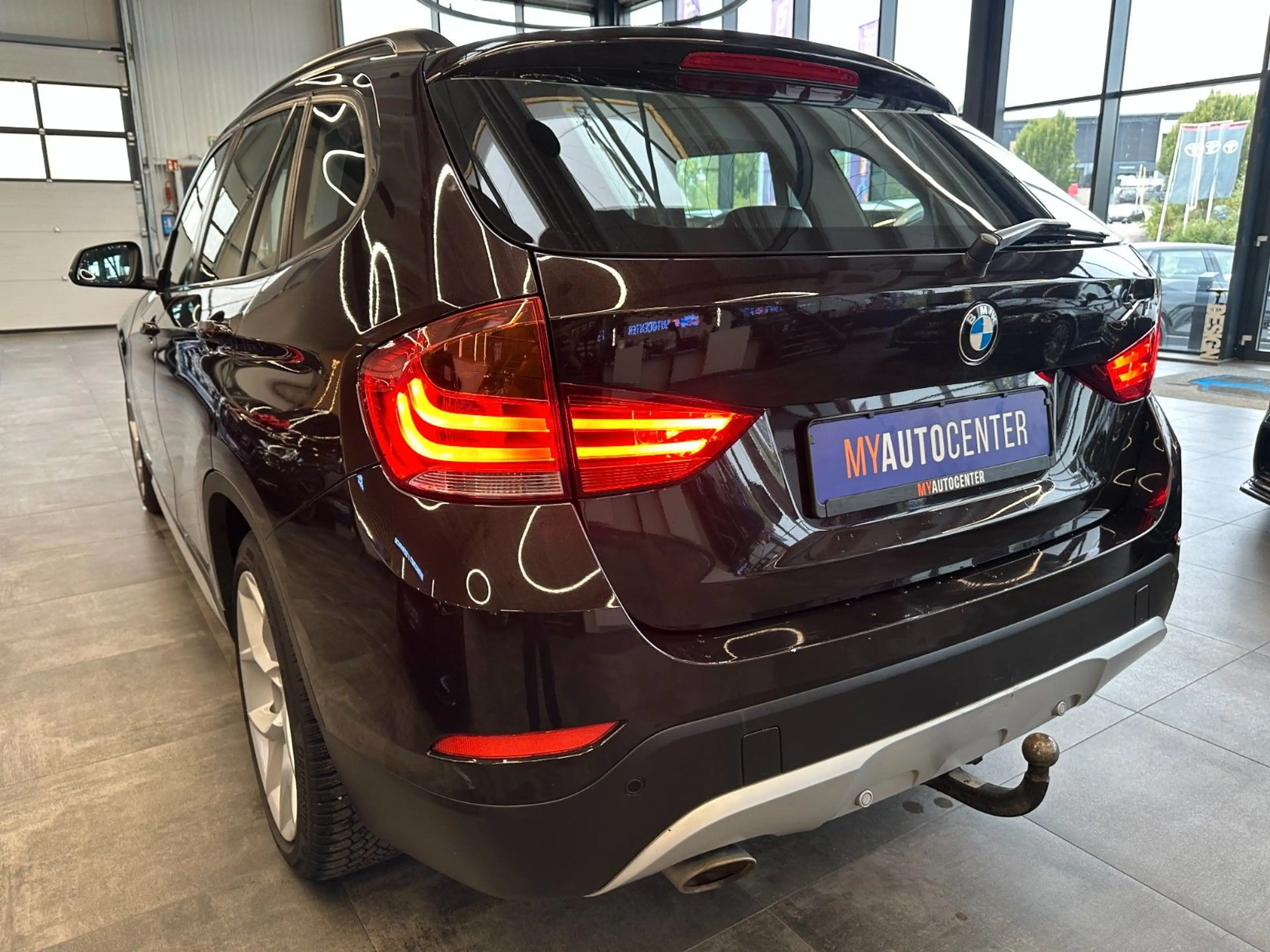 BMW X1 xDrive *PANO*TEMPOMAT*AHK*NAV*PDC*KLIMA* — photo 5