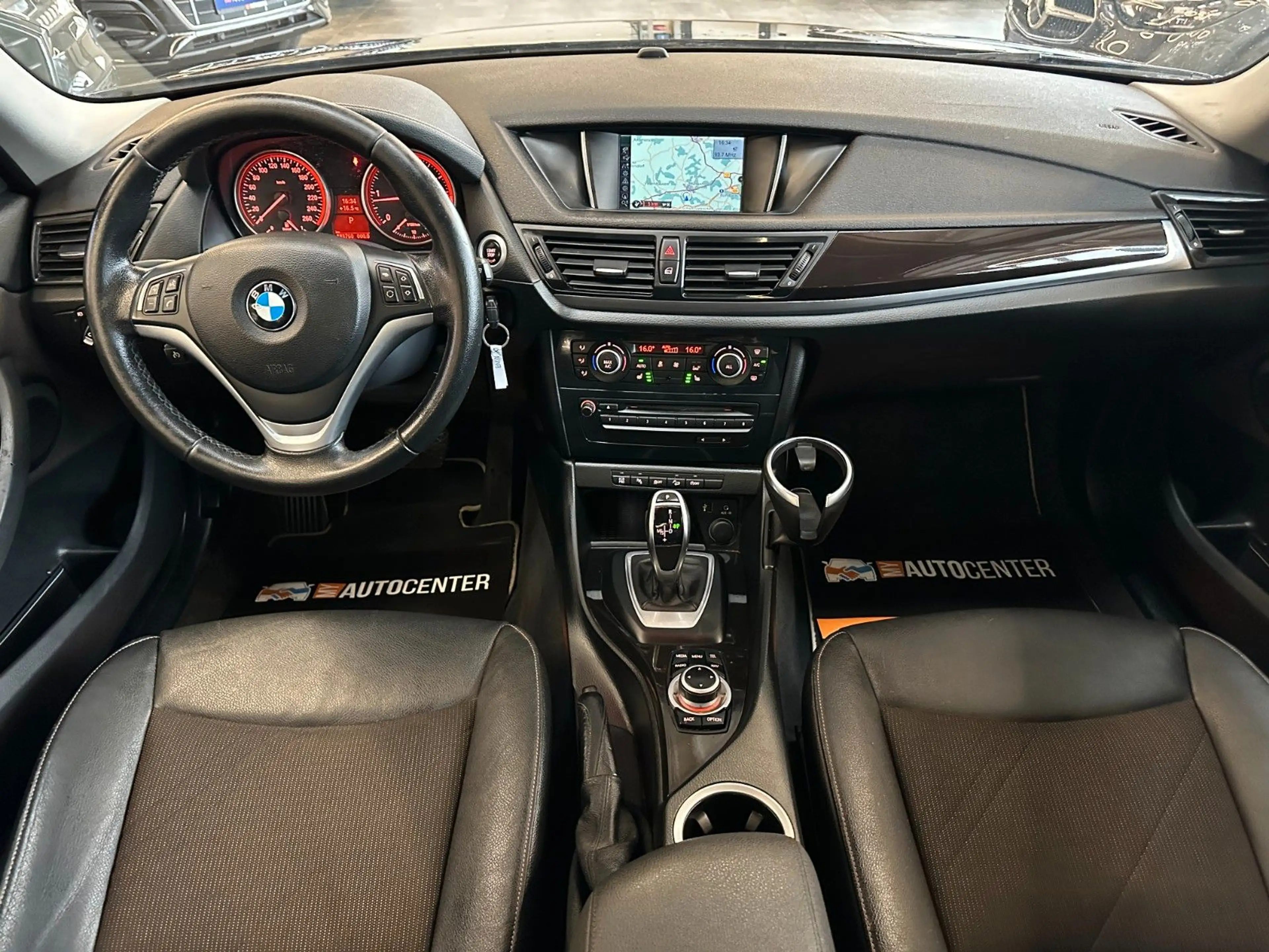 BMW X1 xDrive *PANO*TEMPOMAT*AHK*NAV*PDC*KLIMA* — photo 6