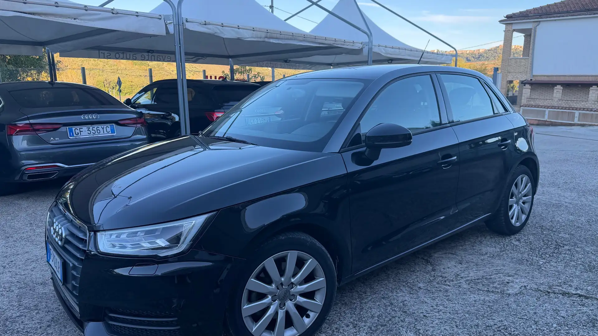 Audi A1 A1 Sportback 1.6 tdi Admired s-tronic Nero - 1