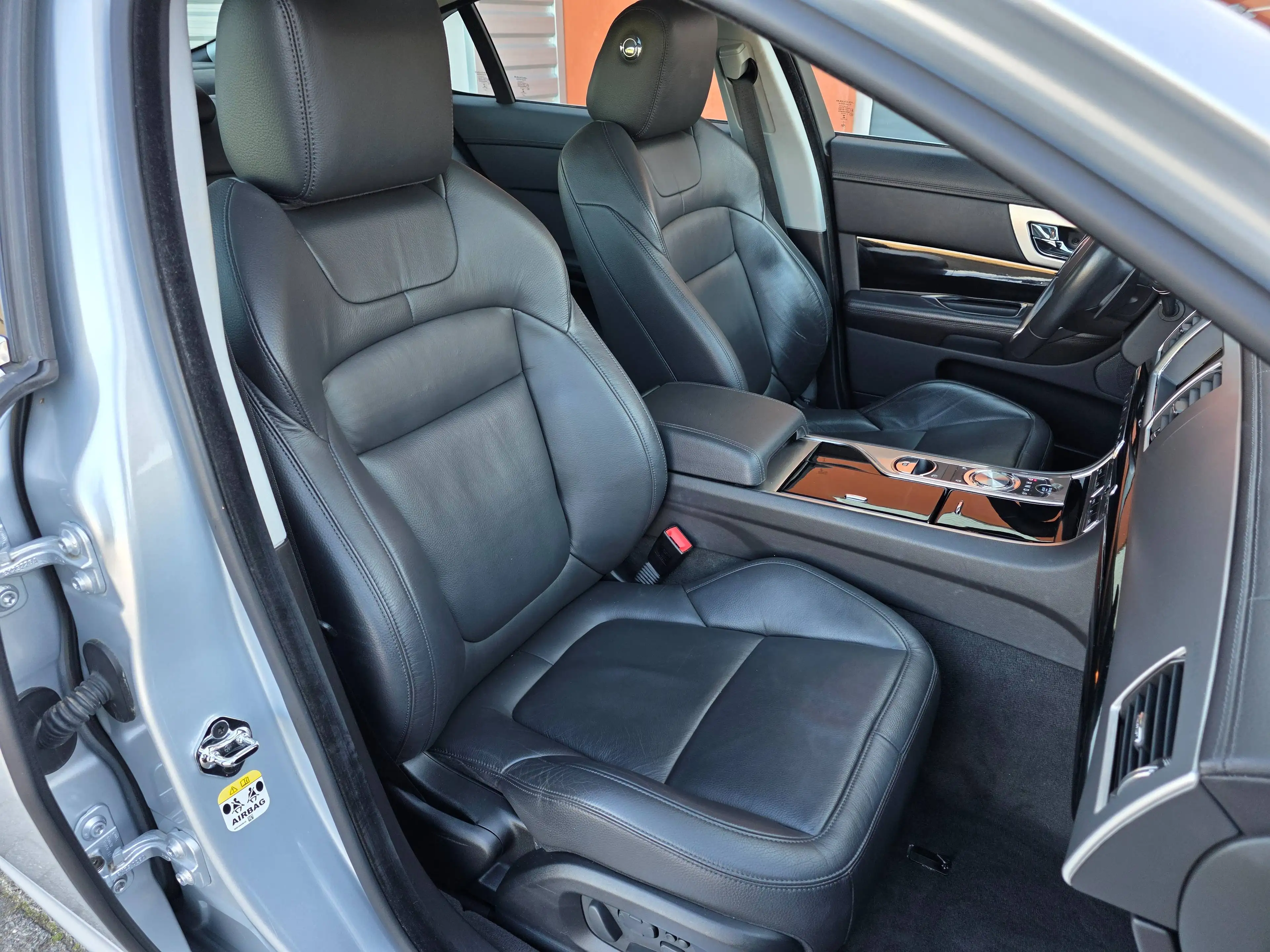 Jaguar XF XF 2.2 D - 163 pk — photo 10