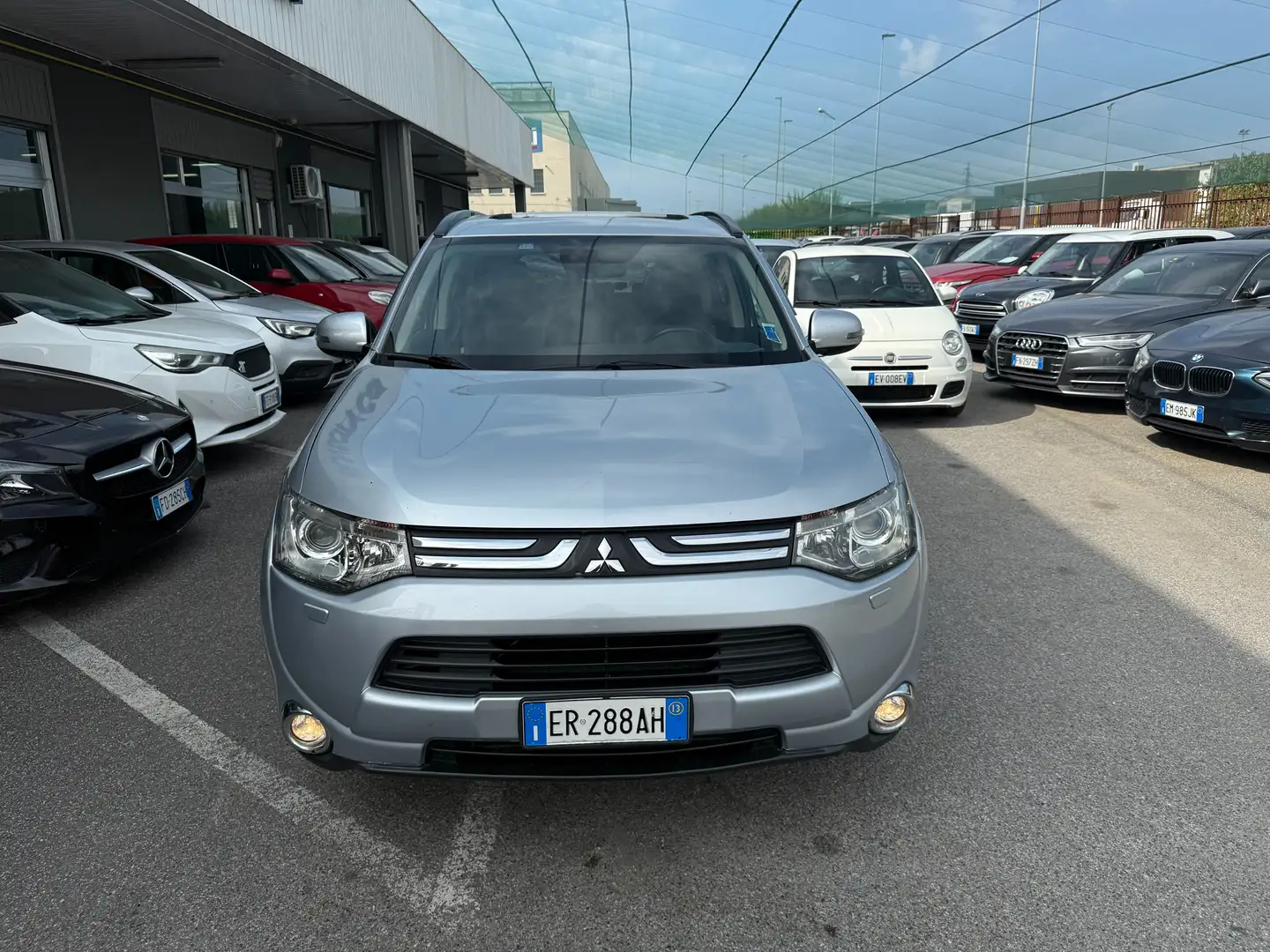 Mitsubishi Outlander 2.2 di-d  4wd 7 POSTI Grigio - 2