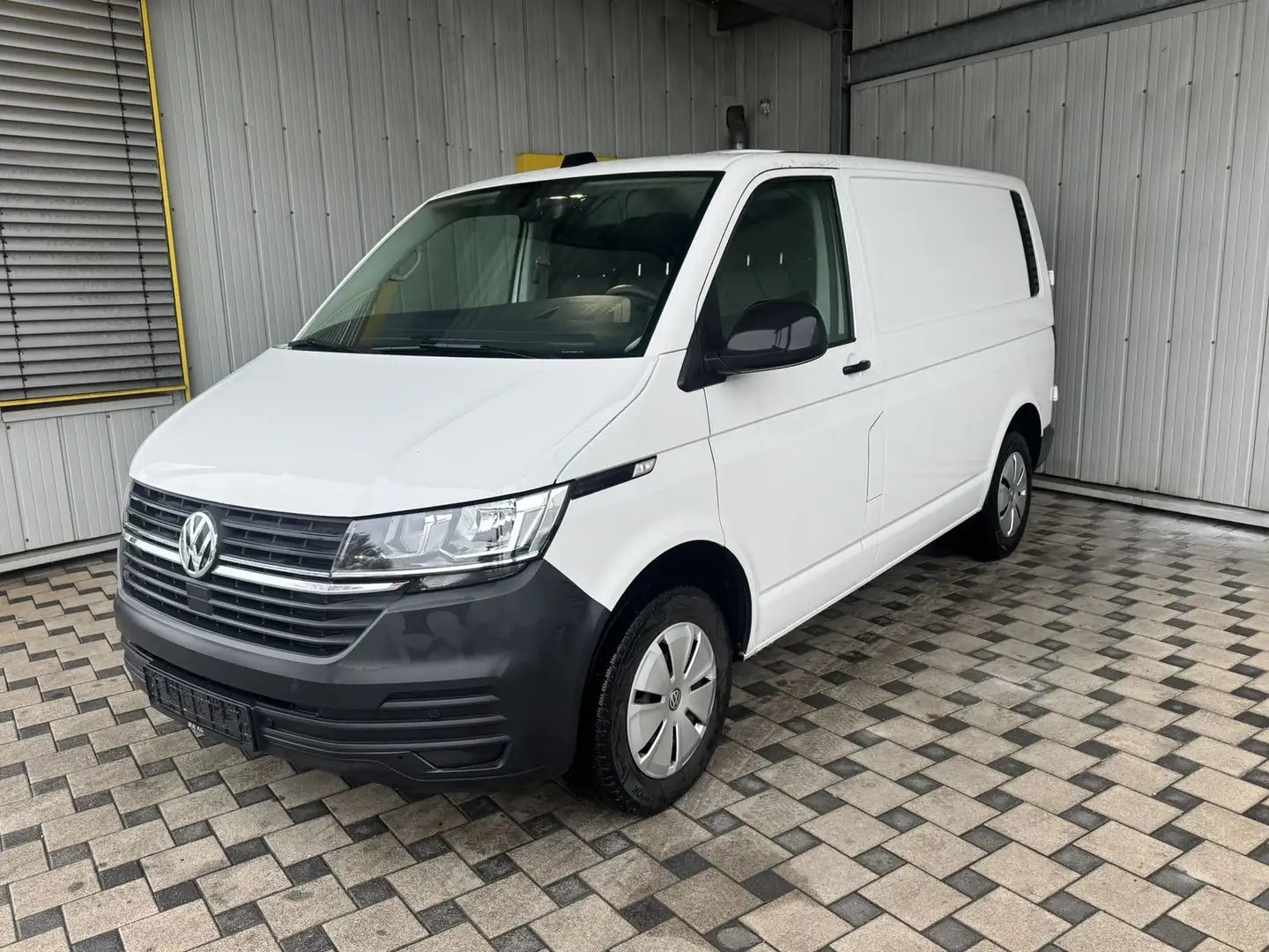 Volkswagen T6 Transporter 6.1 Kasten TDI AHK*Klima*Kamera Weiß - 2