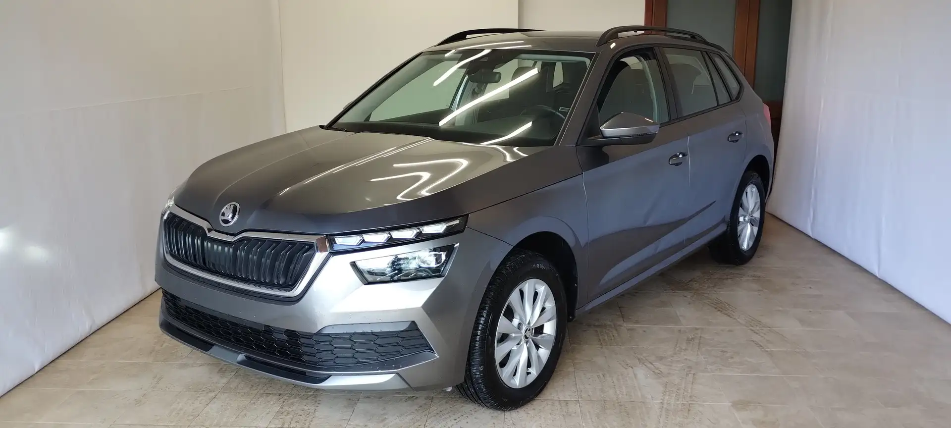 Skoda Kamiq Kamiq 1.0 tsi Ambition 110cv Gris - 1