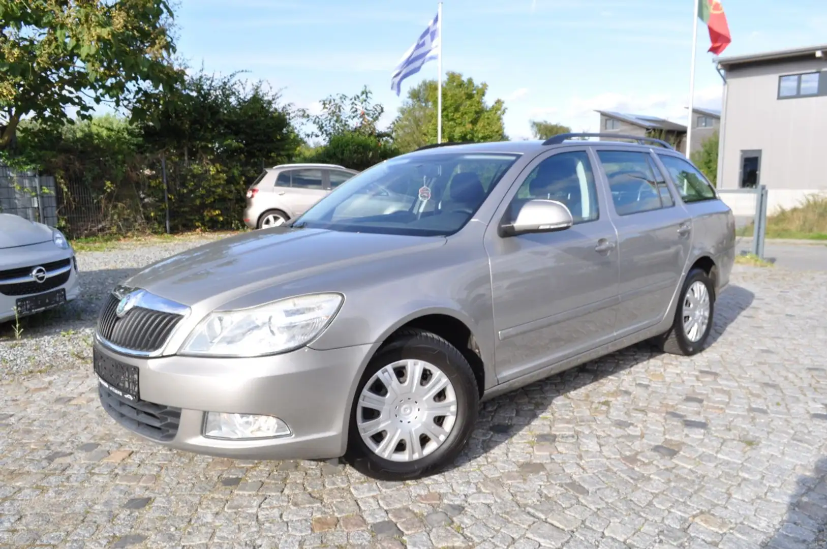 Skoda Octavia Combi Ambiente/PDC/KLIMA Beige - 1