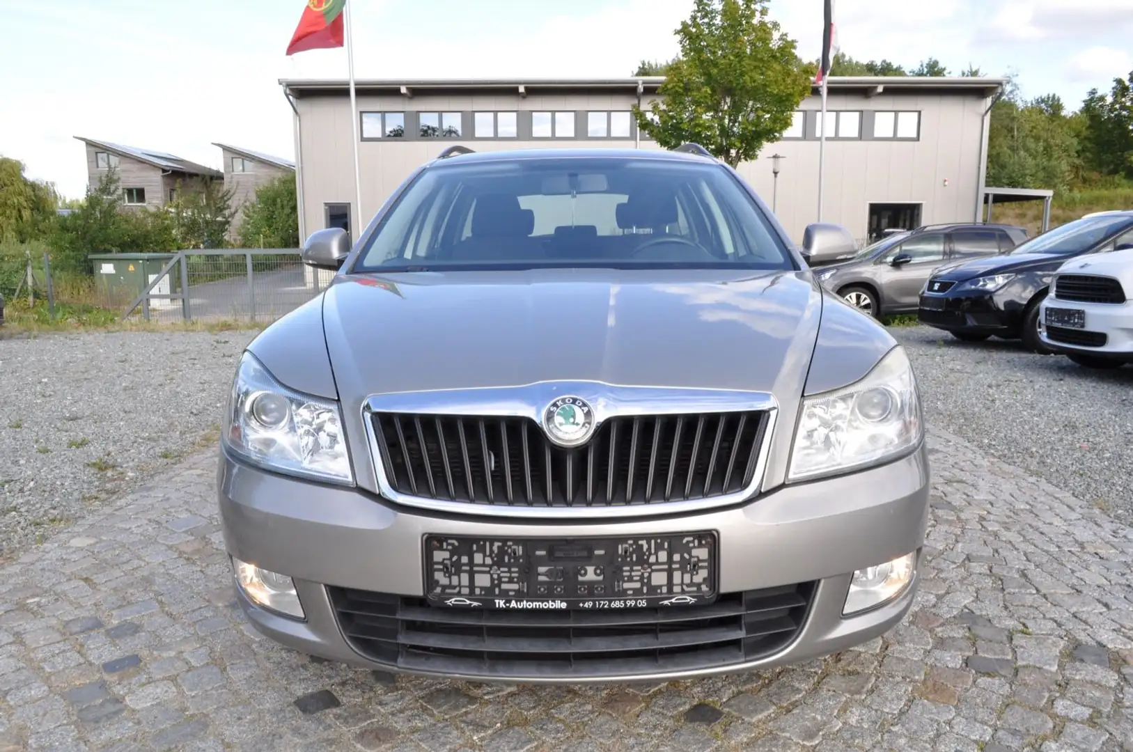 Skoda Octavia Combi Ambiente/PDC/KLIMA Beige - 2