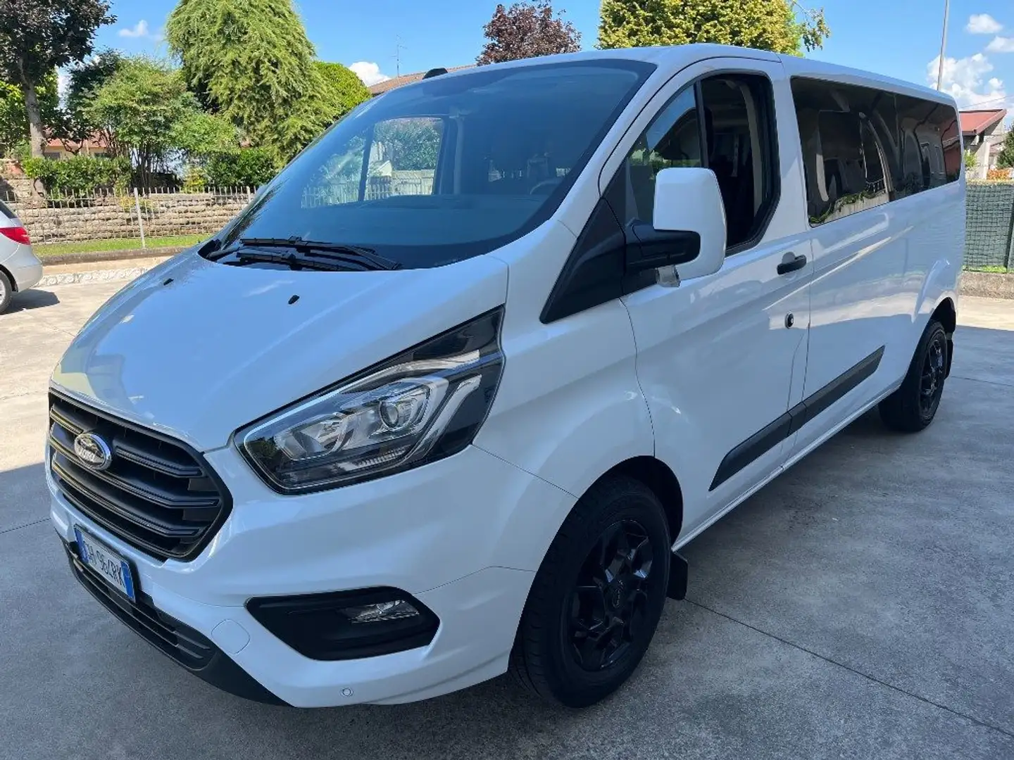 Ford Transit Custom 320 2.0 EcoBlue 130 PL HYBRID 9 POSTI SENSORI PARK Bianco - 1