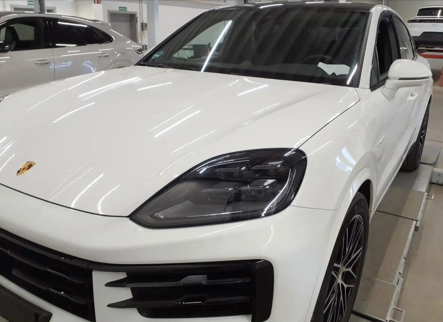 Porsche Cayenne Coupe E-Hybrid*Luft*BOSE*ACC*Matrix*Voll Weiß - 2