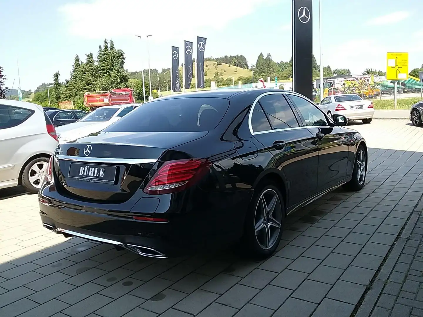Mercedes-Benz E 300 DE DIESEL HYBRID EQ LIMO+AMG+BURMESTER+KAMERA+DIST Schwarz - 2