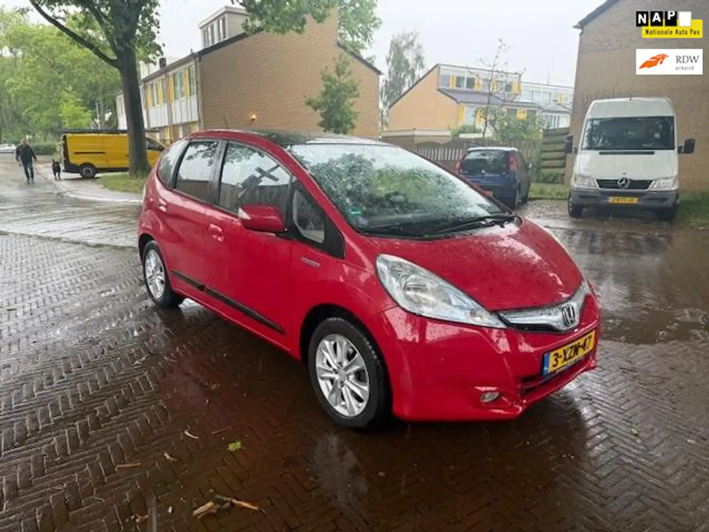 Honda Jazz AUTOMAAT / Panoramadak / Tweede eigenaar / Leuke a Rood - 1