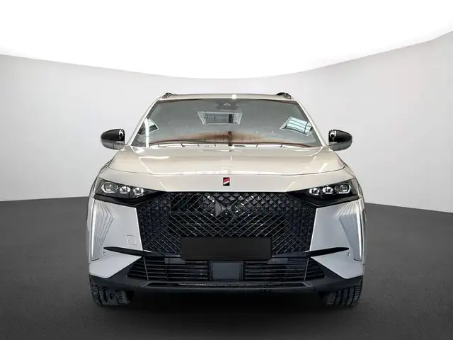 DS Automobiles DS 7 view 2