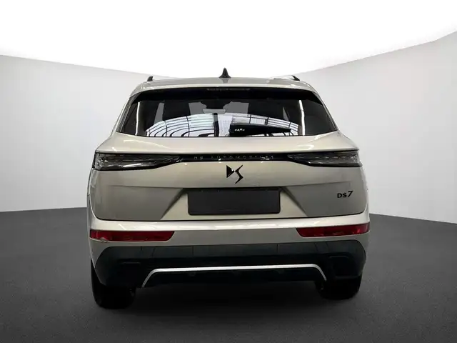 DS Automobiles DS 7 view 3