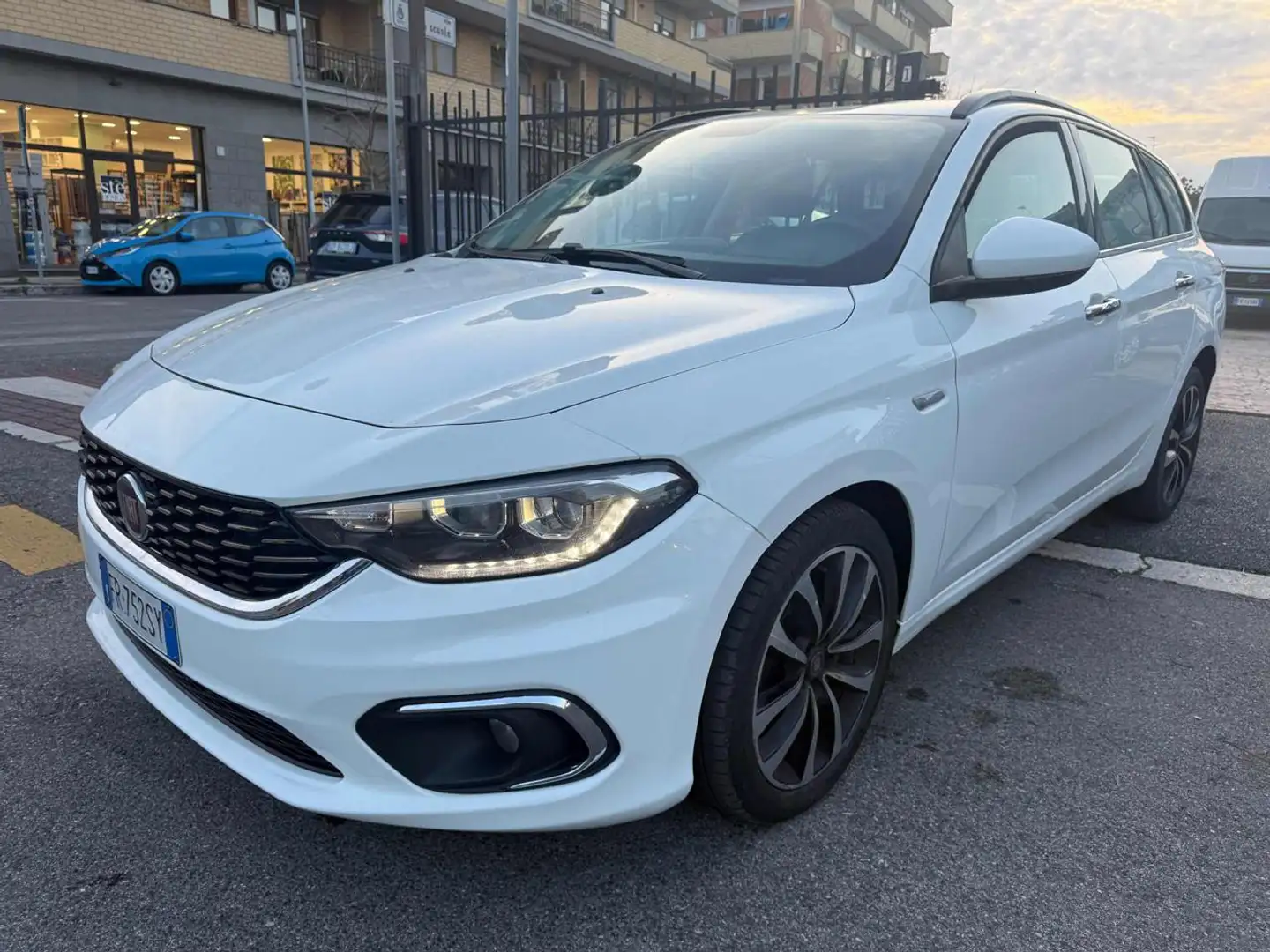Fiat Tipo 1.6 Mjt S&S SW Lounge aziendale unipro !!!! Weiß - 1