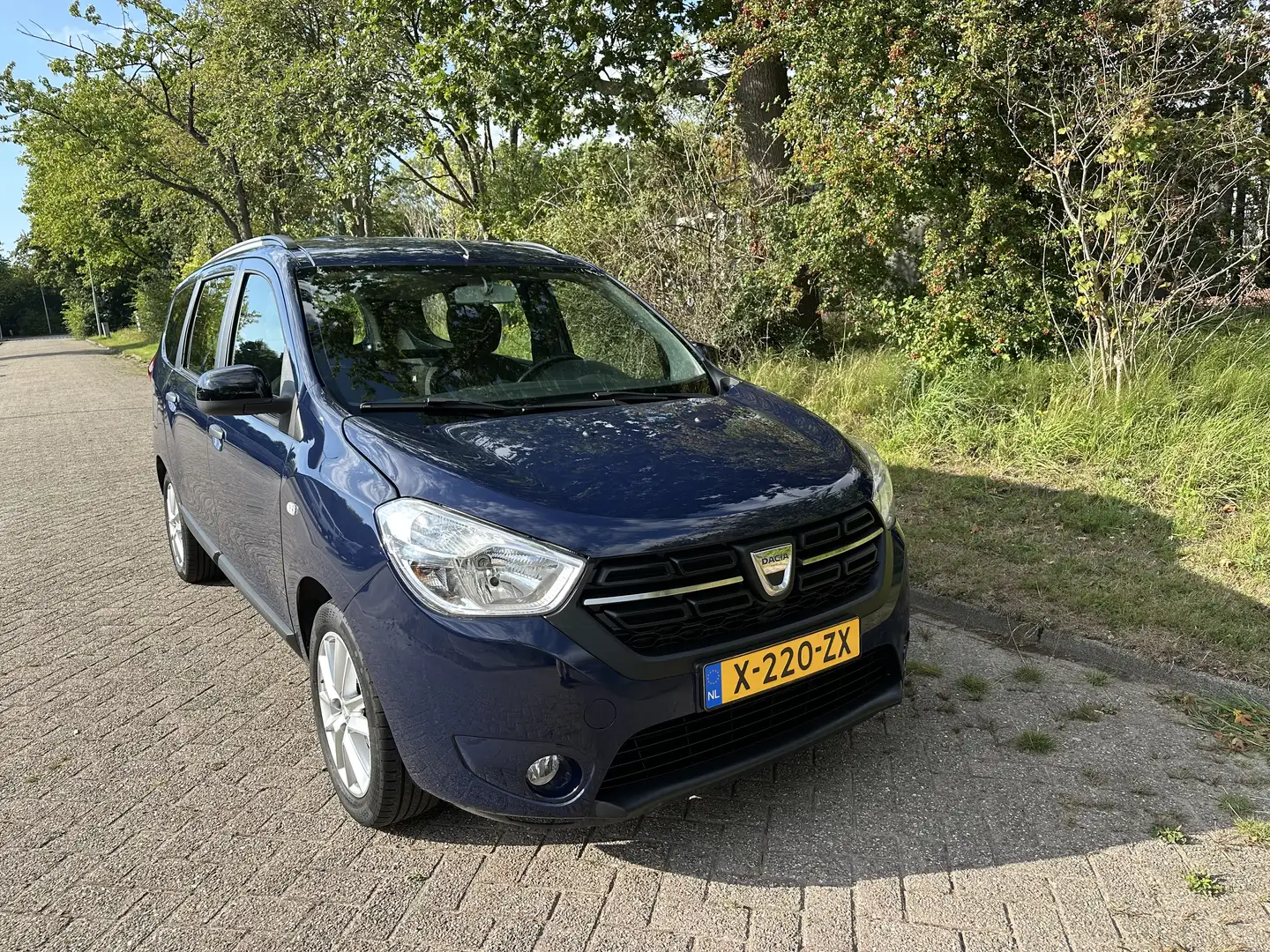Dacia Lodgy 1.6 SCe 5p. Blauw - 1