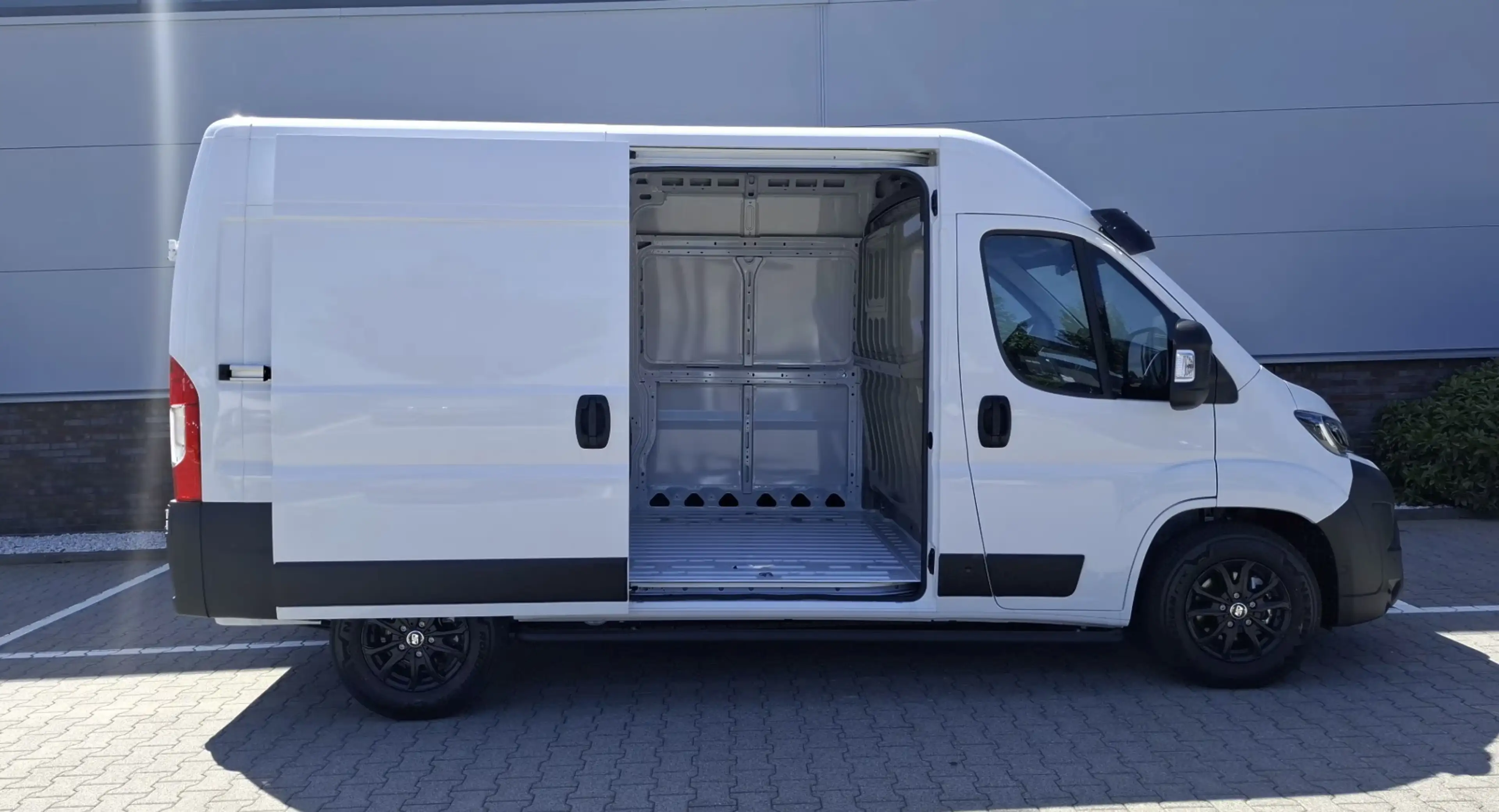Citroen Jumper 2.2 BlueHDi 140 S&S L2H2 3.5t BLACK EDITION | Velg — photo 3