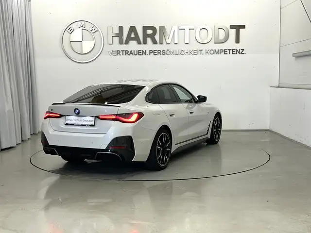 BMW I4 view 6