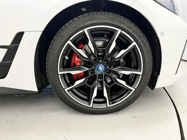 BMW I4 view 23