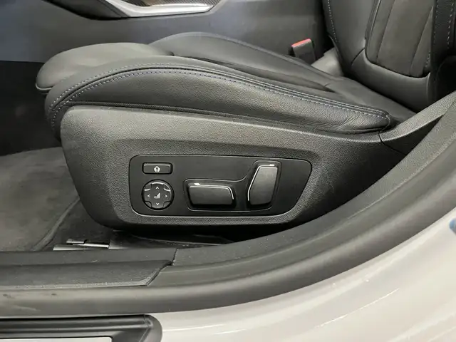 BMW I4 view 20