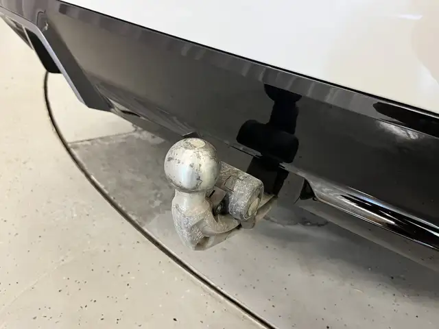 BMW I4 view 18