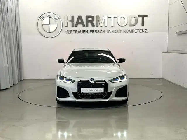 BMW I4 view 7