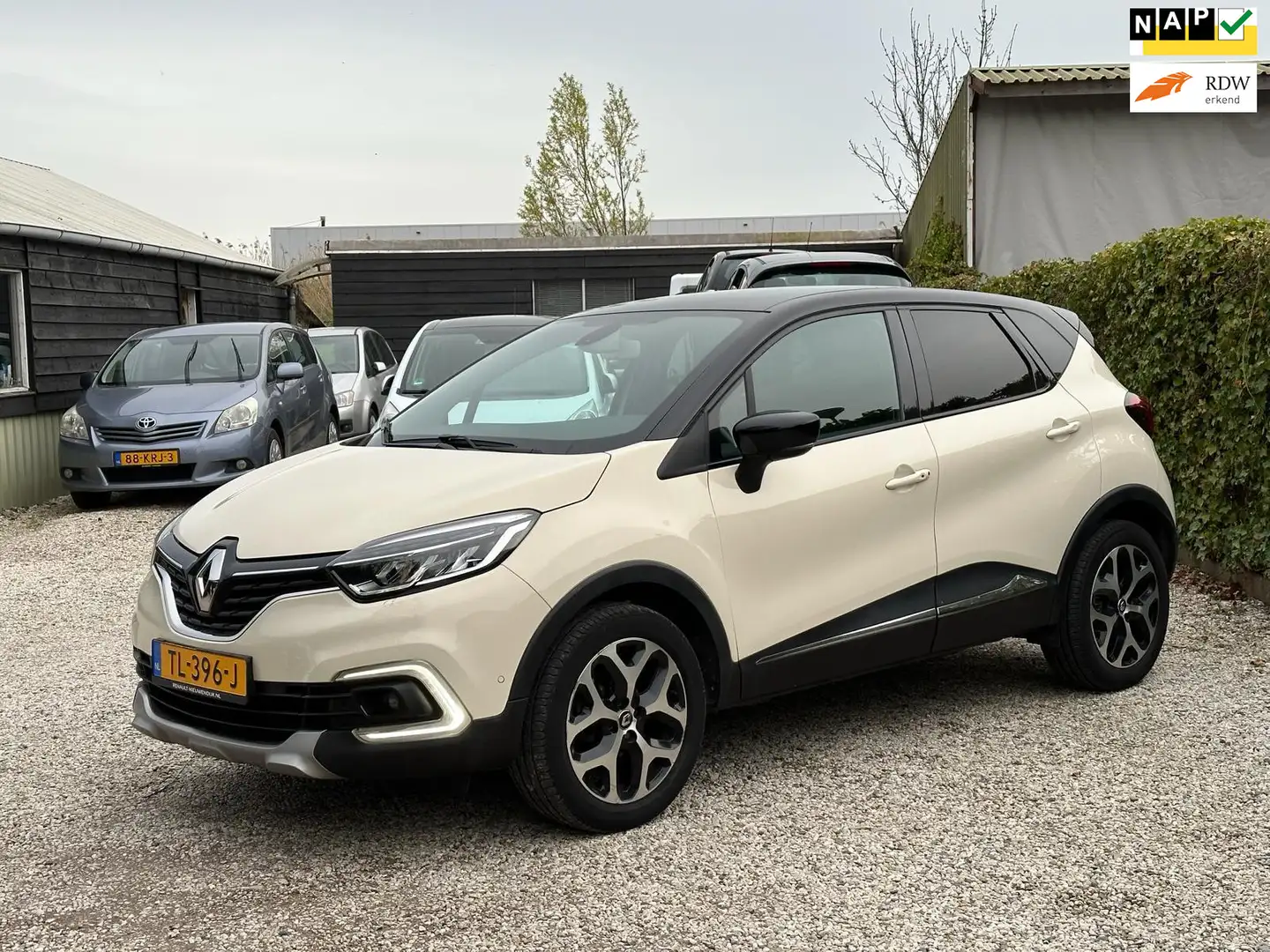 Renault Captur 0.9 TCe Intens Led/Navi/Trekhaak Wit - 1