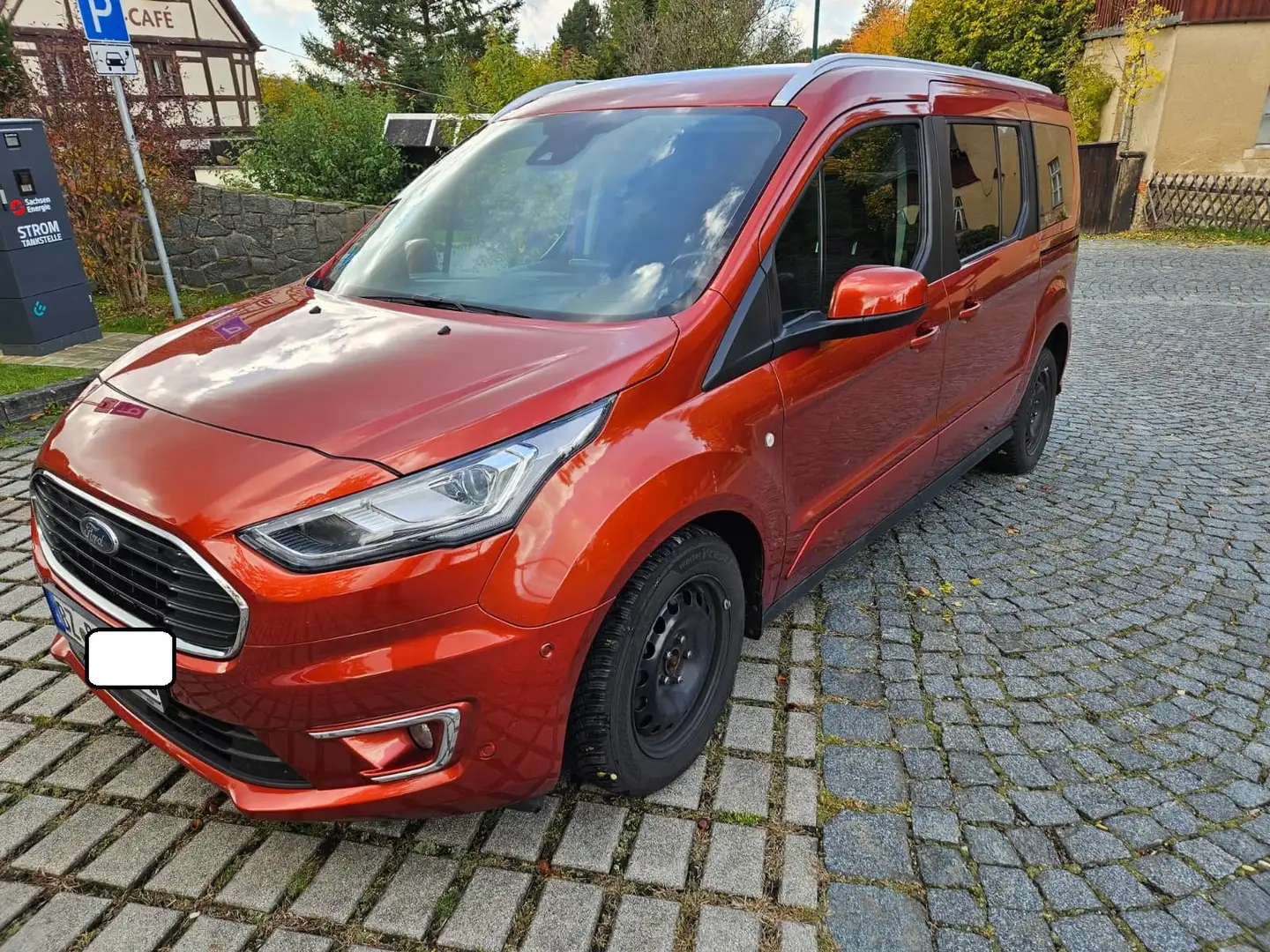 Ford Grand Tourneo Connect Titanium Orange - 2