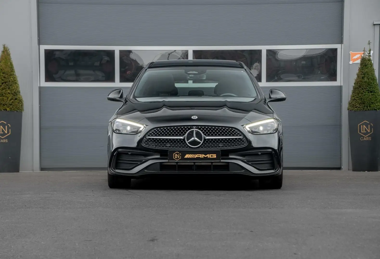 Mercedes-Benz C 200 Estate AMG | HUD | PANO | Trekhaak Zwart - 2