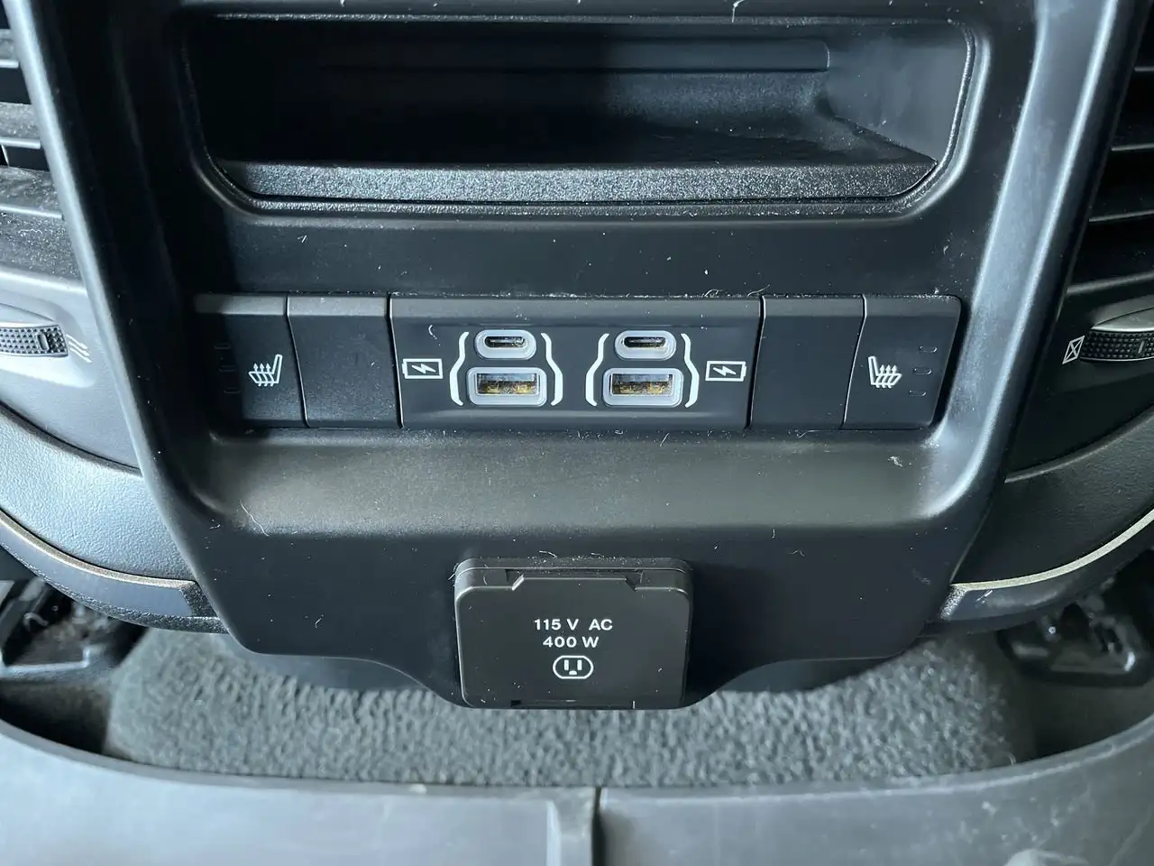 RAM 1500 снимка RAM 1500