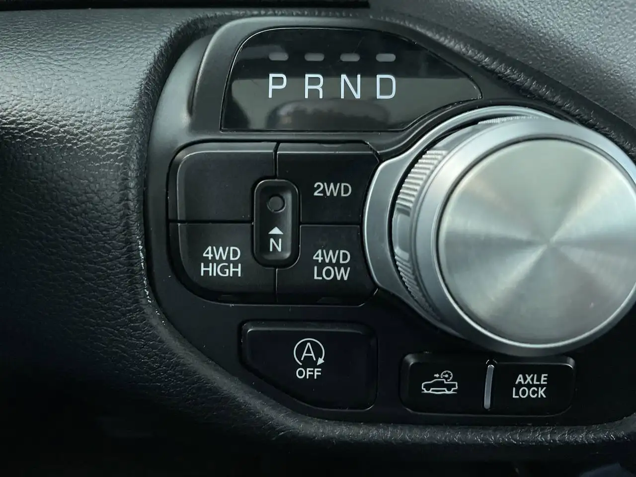RAM 1500 снимка RAM 1500