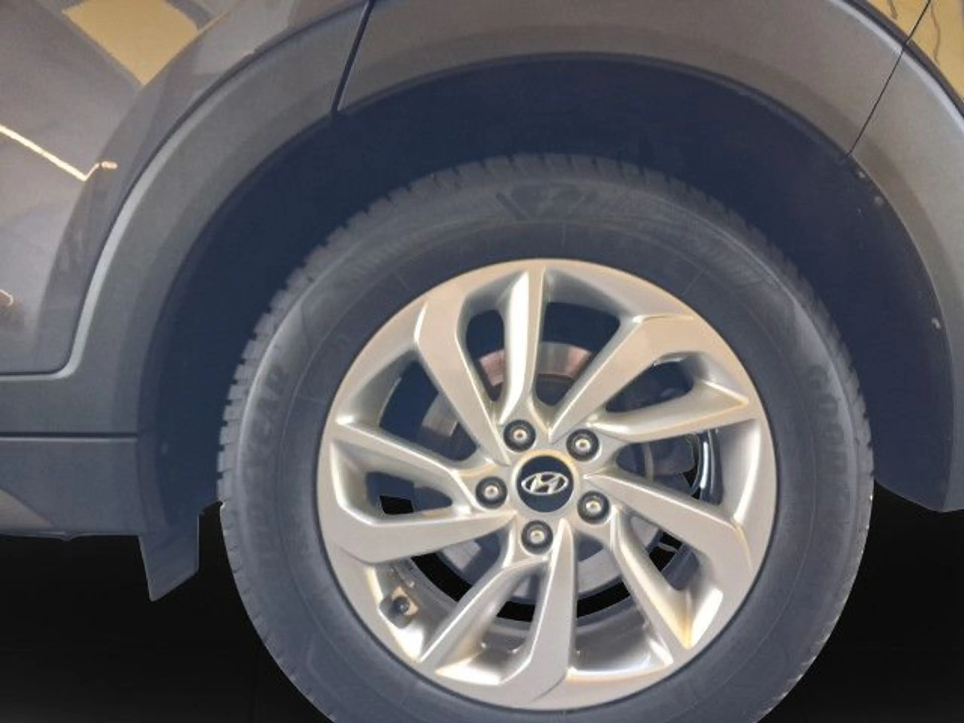 Hyundai TUCSON 1.6 AHK PDC Navi Kamera Sitzheizung GJR — photo 9