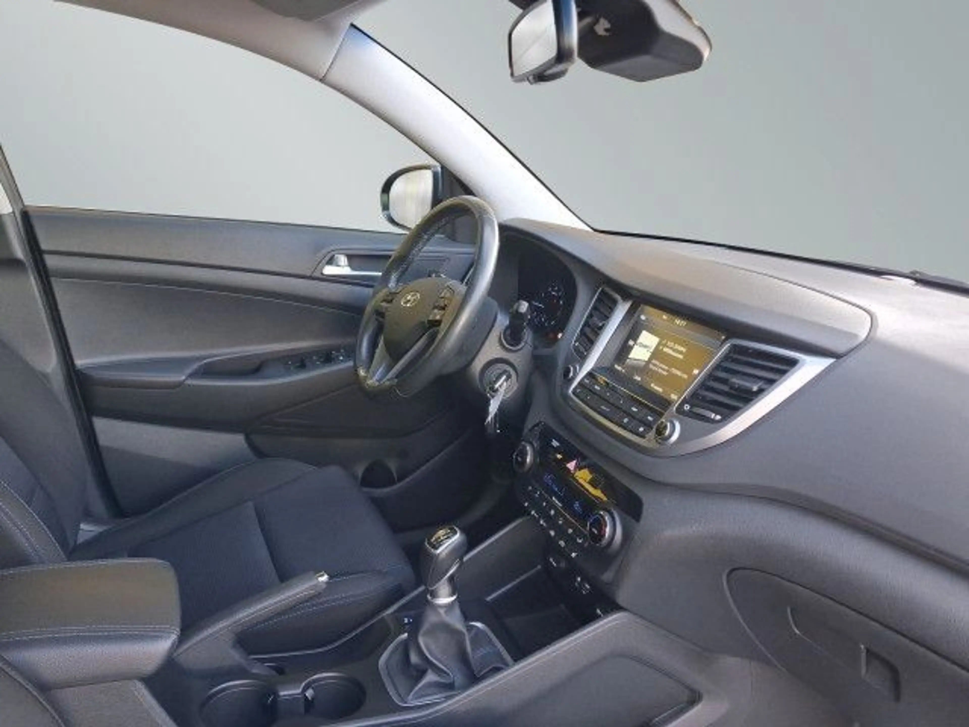 Hyundai TUCSON 1.6 AHK PDC Navi Kamera Sitzheizung GJR — photo 15