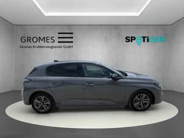 Peugeot 308 view 2