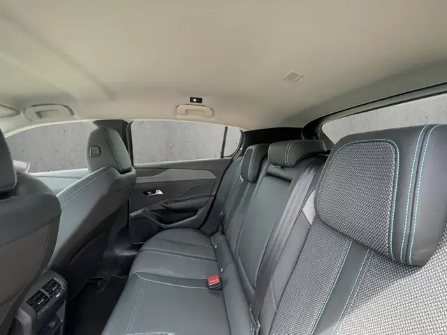 Peugeot 308 view 8