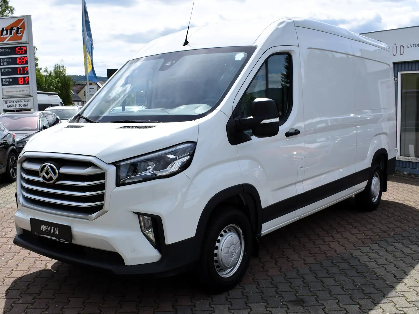 Maxus Deliver 9 2.0 Transporter RWD 3 Sitzer Apple+Android Weiß - 2