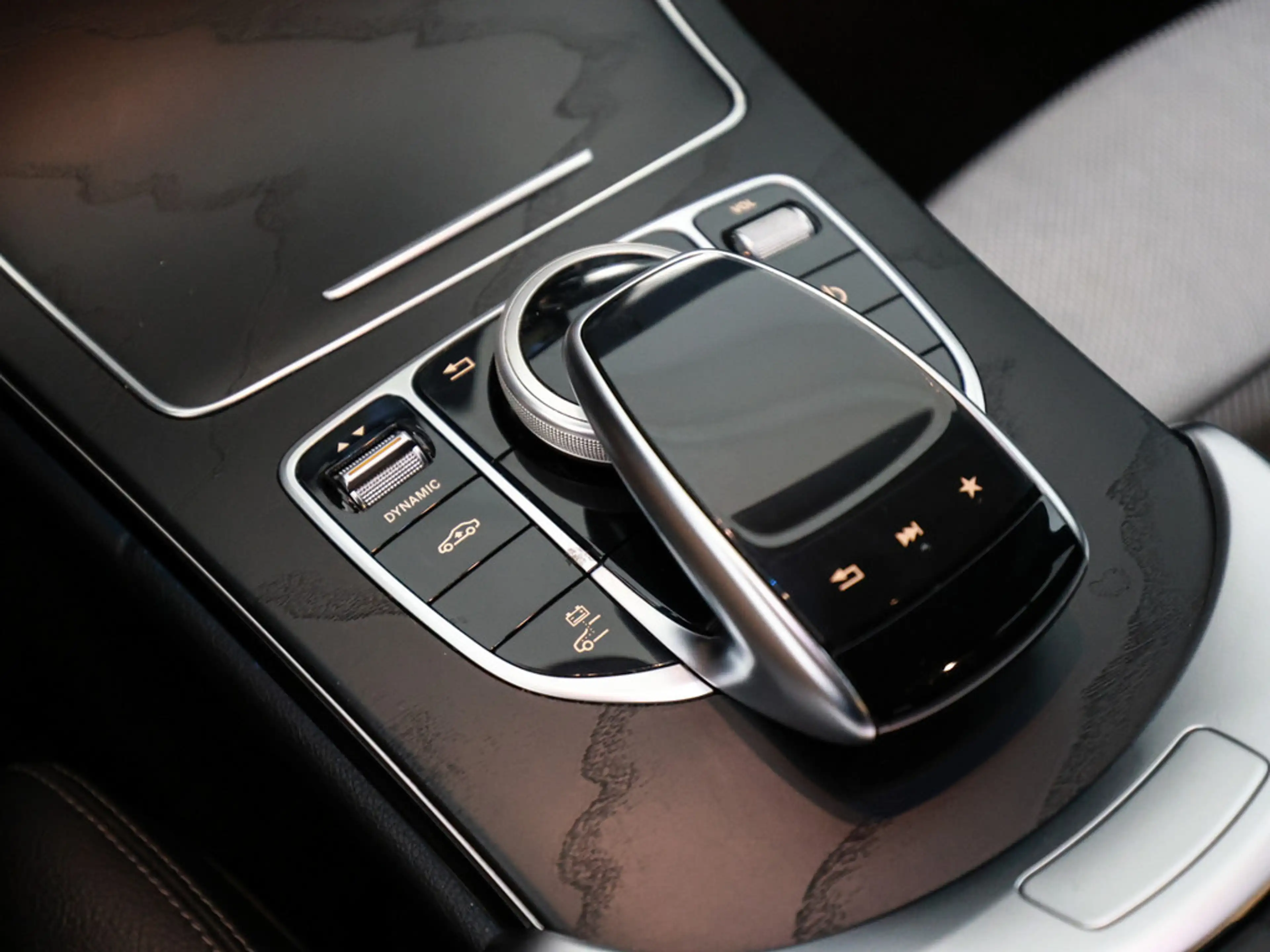 Mercedes-Benz C 350 e Avantgarde Automatik +NAVI+LED+GJR — photo 13