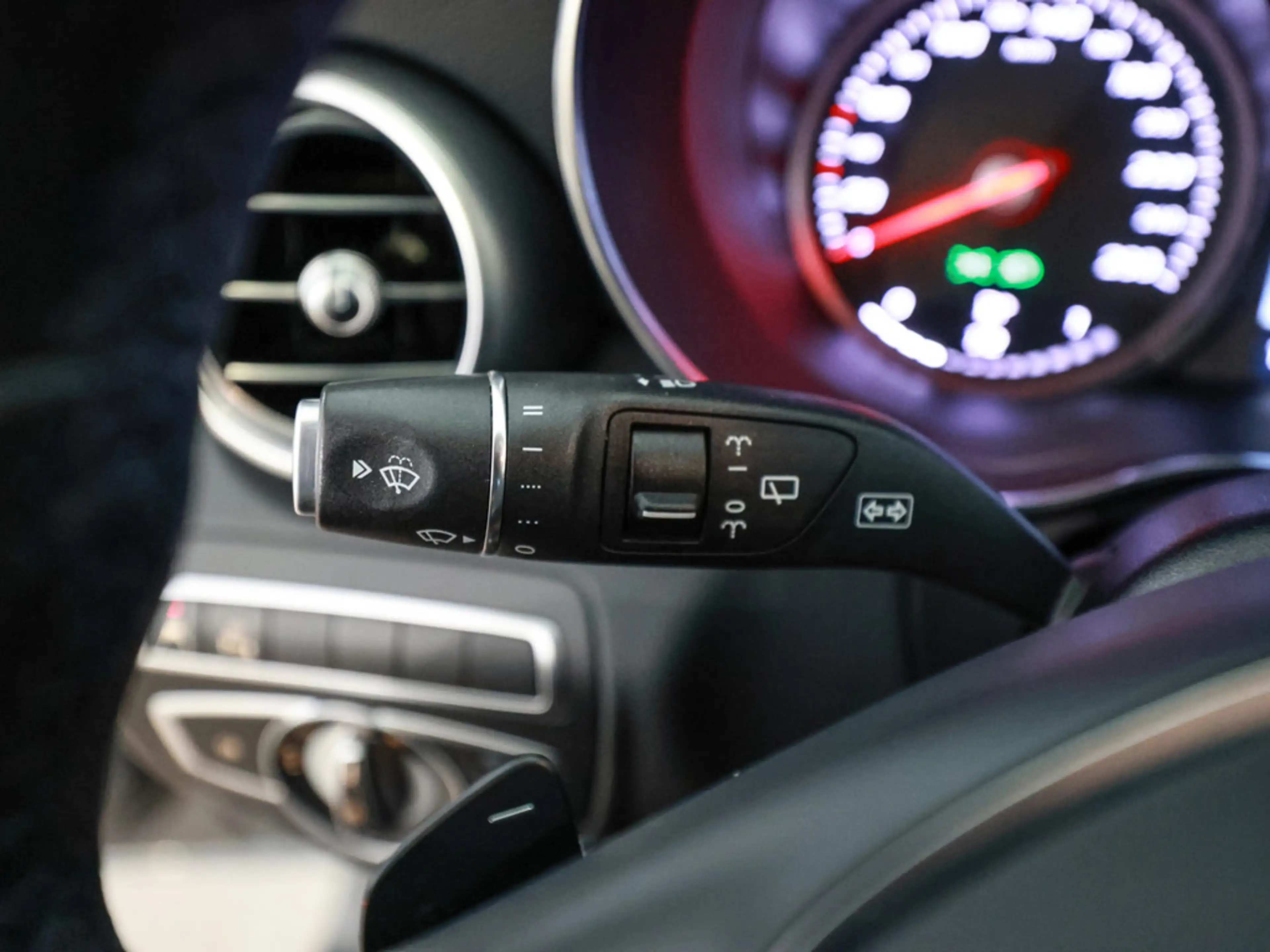 Mercedes-Benz C 350 e Avantgarde Automatik +NAVI+LED+GJR — photo 20