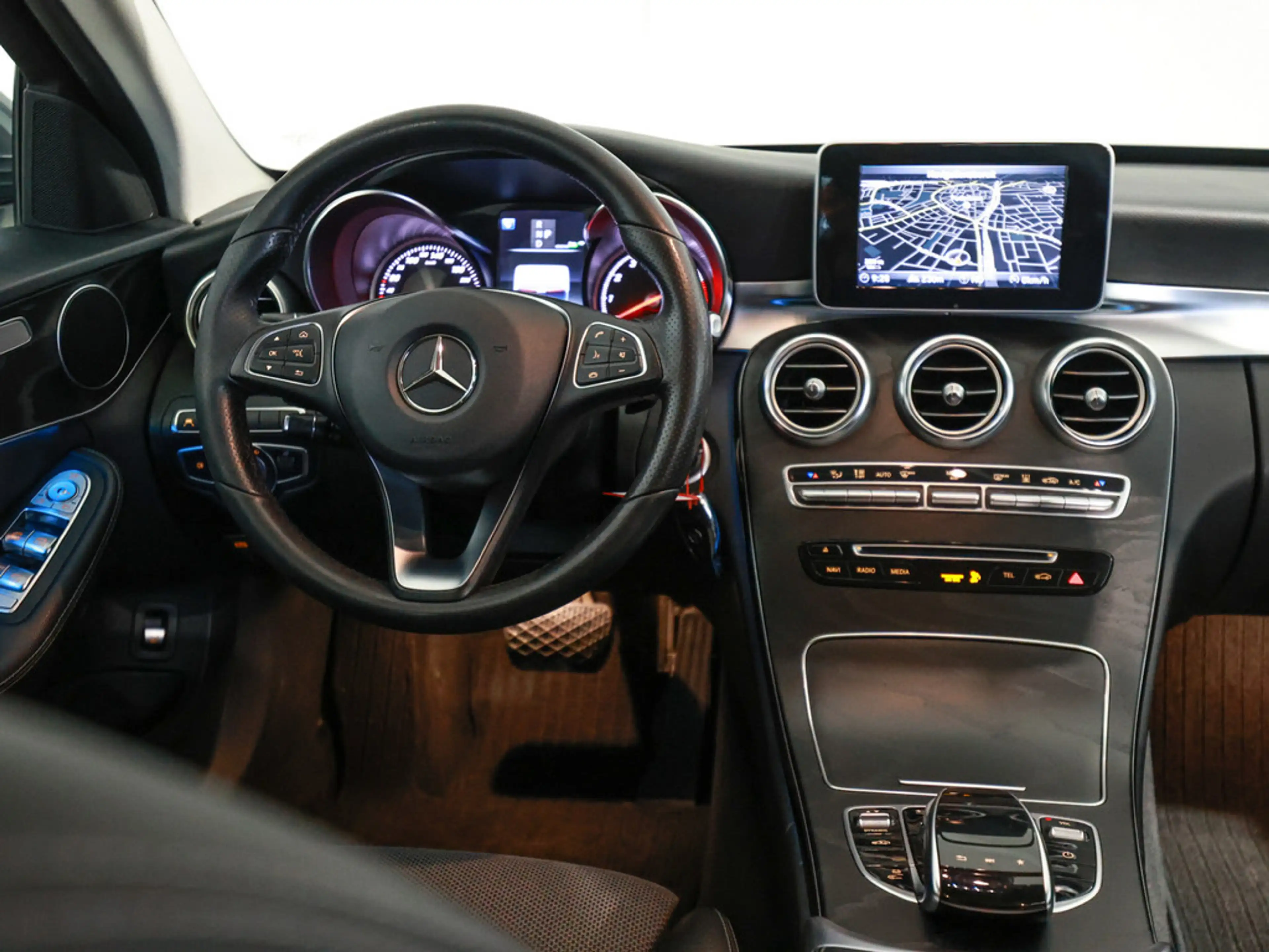 Mercedes-Benz C 350 e Avantgarde Automatik +NAVI+LED+GJR — photo 7