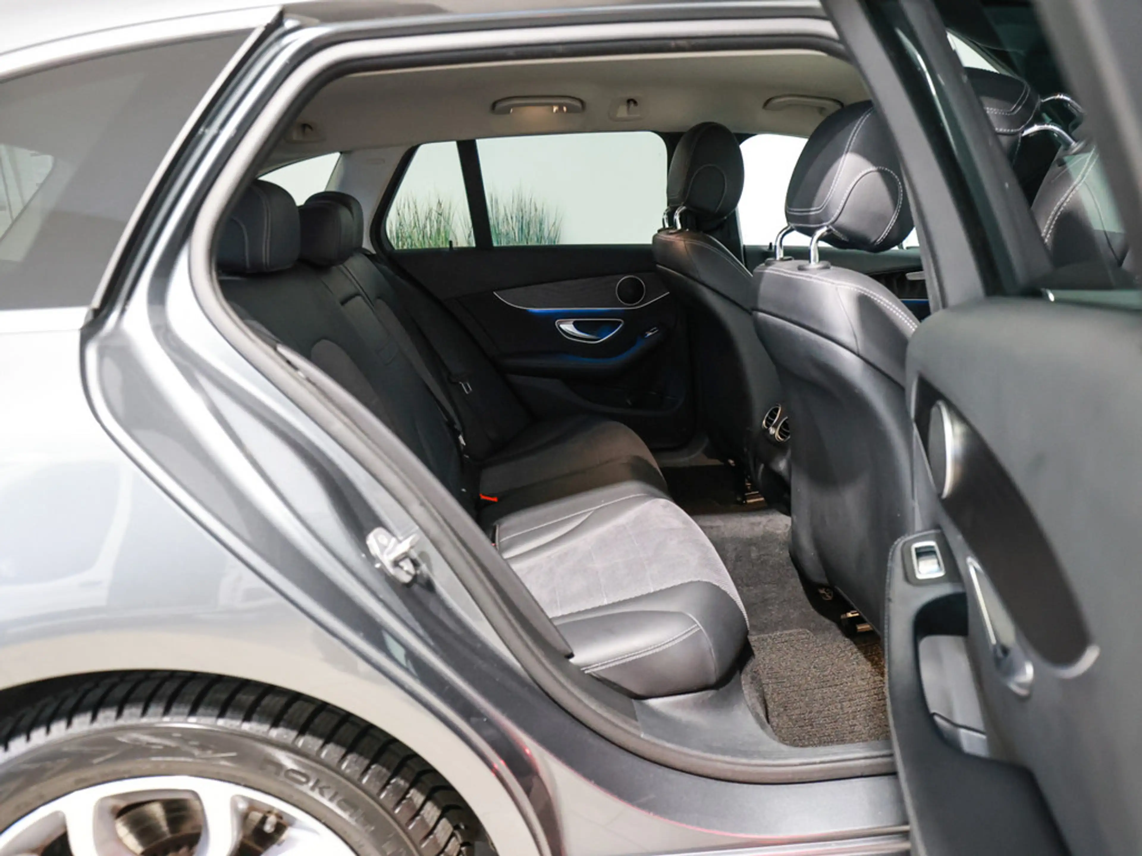 Mercedes-Benz C 350 e Avantgarde Automatik +NAVI+LED+GJR — photo 4
